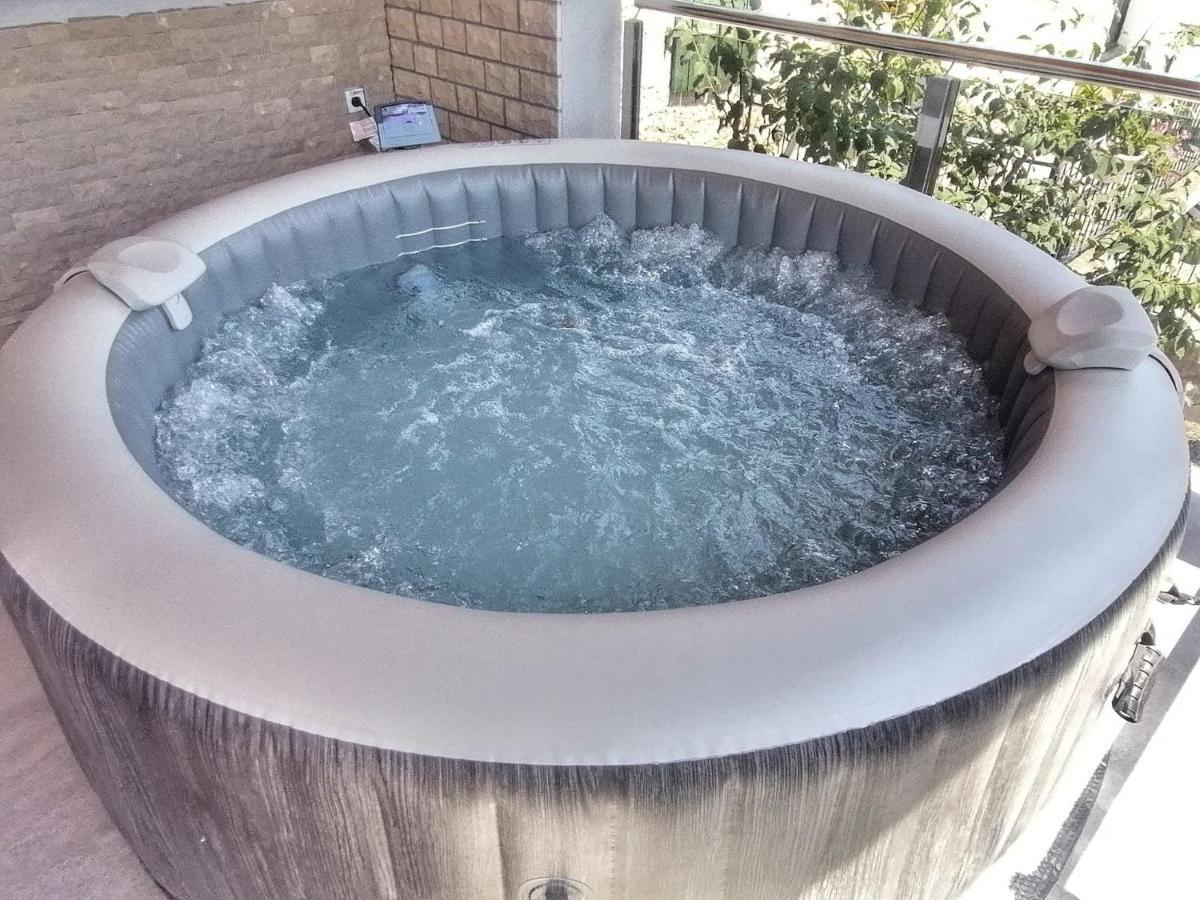 New, modern, luxury apartment Ivan with jacuzzi Drinovci Buitenkant foto