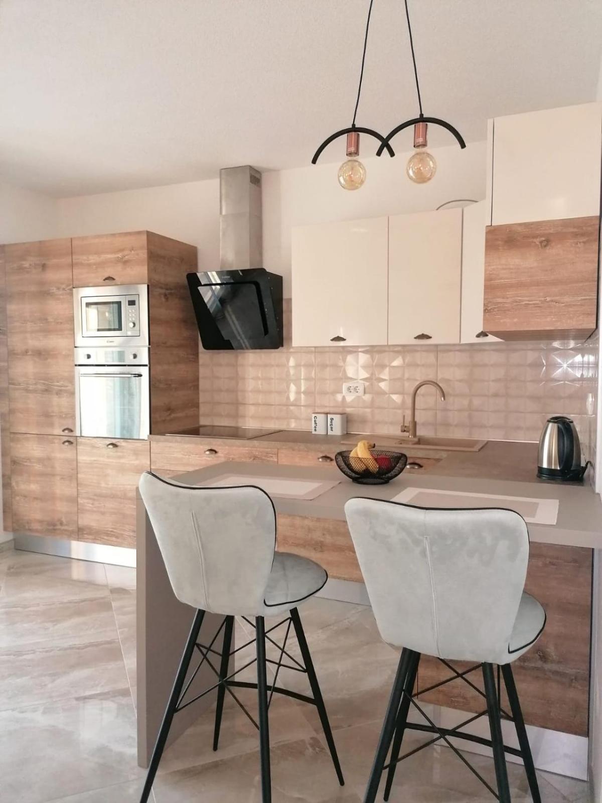 New, modern, luxury apartment Ivan with jacuzzi Drinovci Buitenkant foto